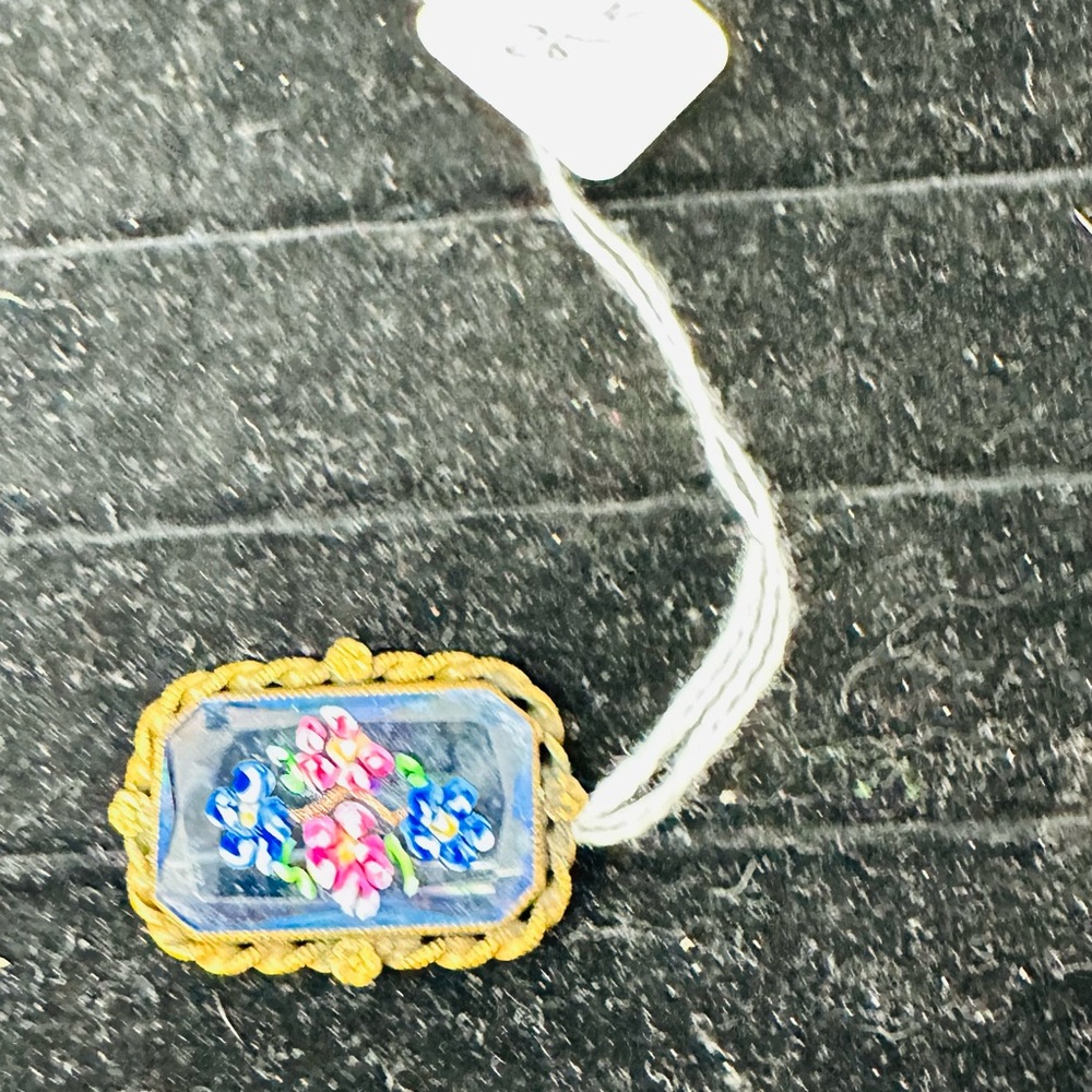 Colorful Brooch - Picture 2 of 3